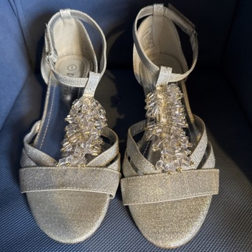 Girls Dream Pairs Size 1 Silver Sparkly Dress Shoes Easter Wedding Party